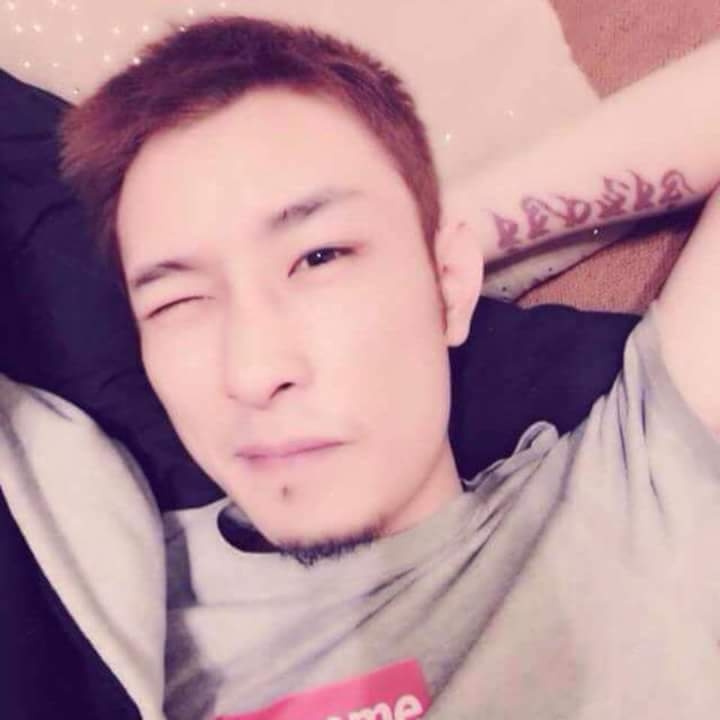 难得拥抱的第一张照片--邵阳相亲服务中心