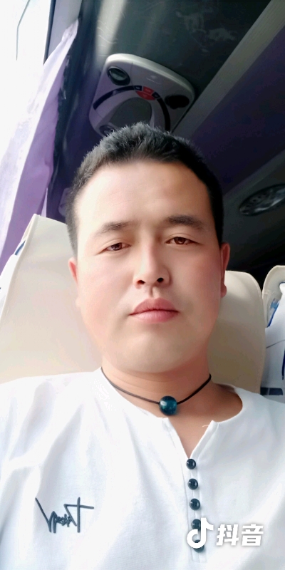 瞬间被爱上的第一张照片--邵阳相亲服务中心