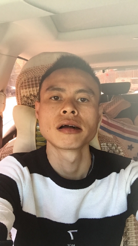 小何的第一张照片--邵阳相亲服务中心