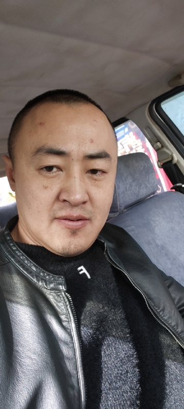 精神九哥的第一张照片--邵阳相亲服务中心