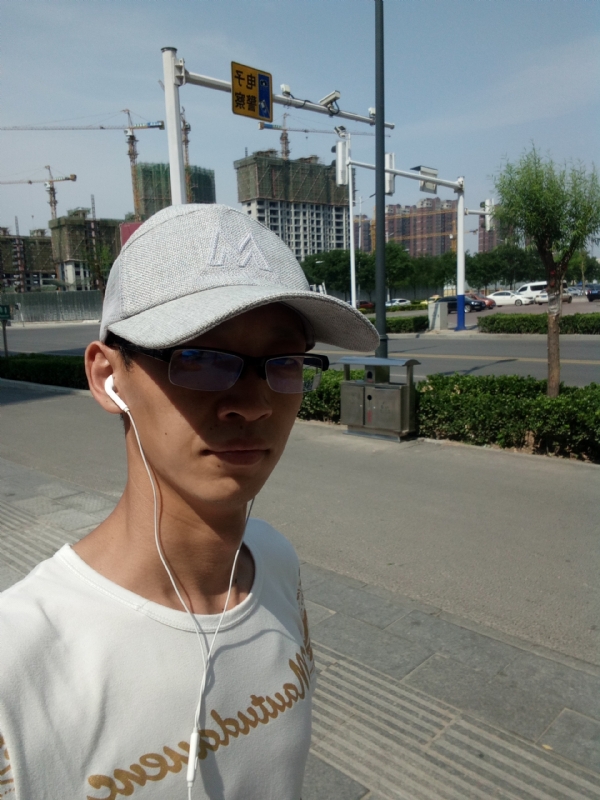 挥一挥手什么都没有的第一张照片--邵阳相亲服务中心