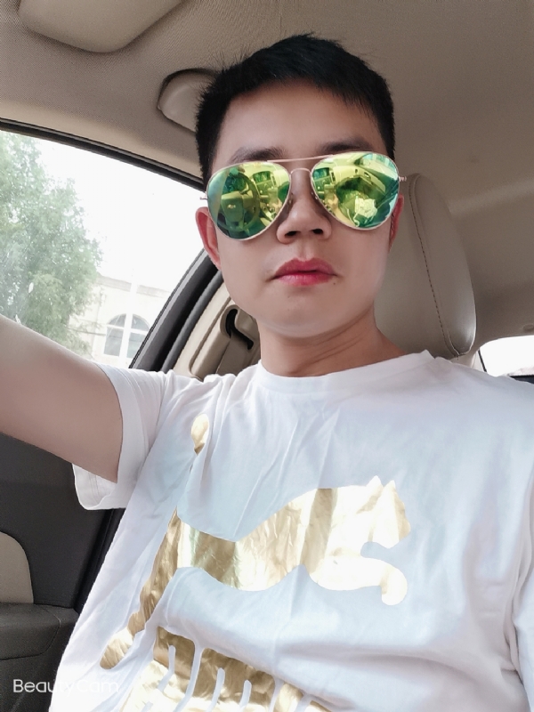 奋斗的第一张照片--邵阳相亲服务中心
