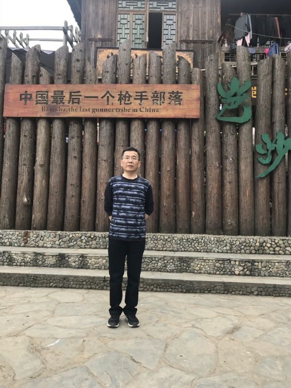 屯里的富豪的第一张照片--邵阳相亲服务中心