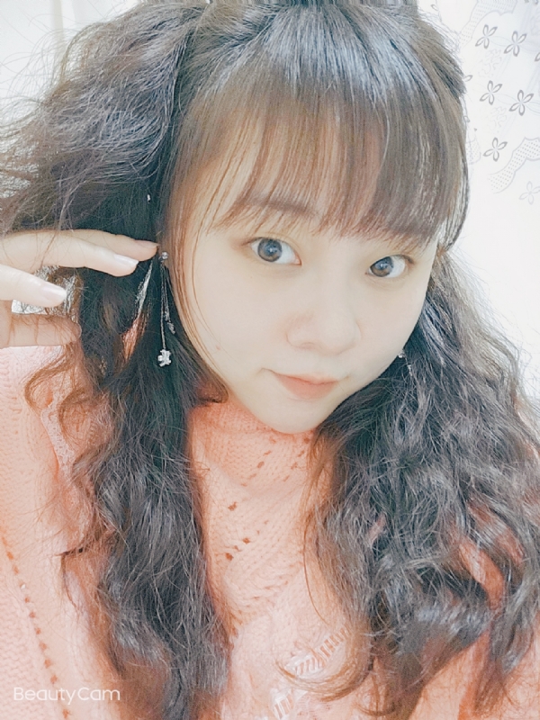 艾薇儿的第一张照片--邵阳相亲服务中心