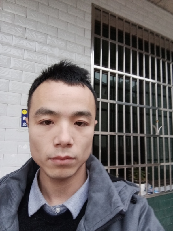 笑得那么开心的第一张照片--邵阳相亲服务中心