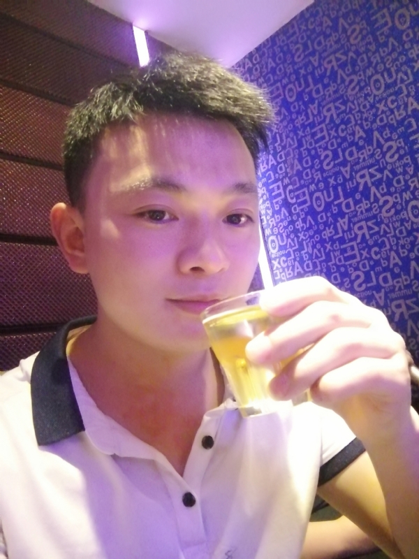 幸福的拥抱的第一张照片--邵阳相亲服务中心