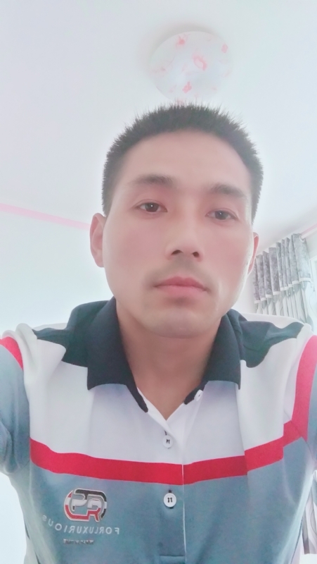 染红尘世的第一张照片--邵阳相亲服务中心