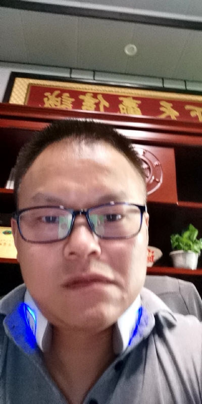 模具工匠的第一张照片--邵阳相亲服务中心