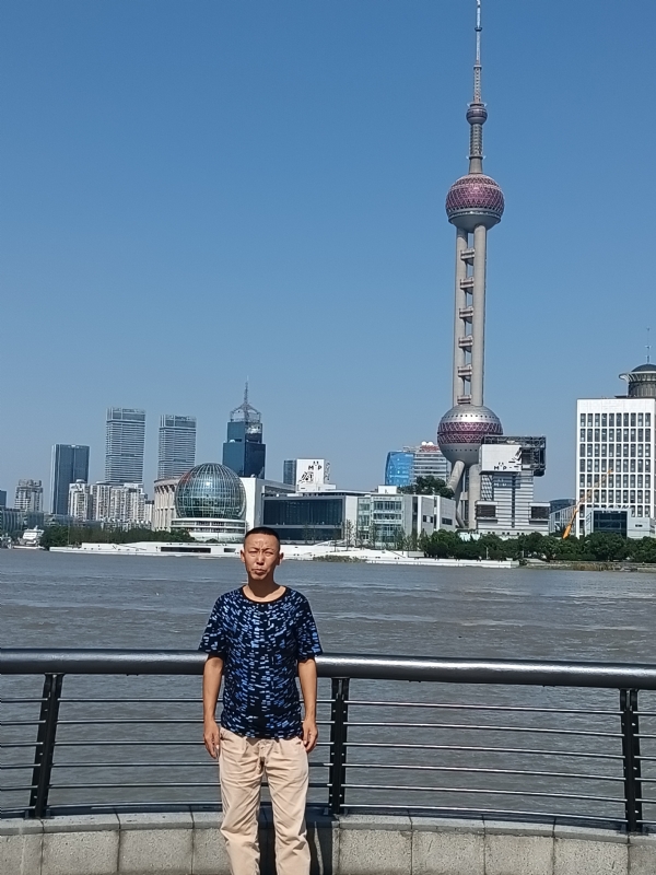 伪装浪漫的第一张照片--邵阳相亲服务中心