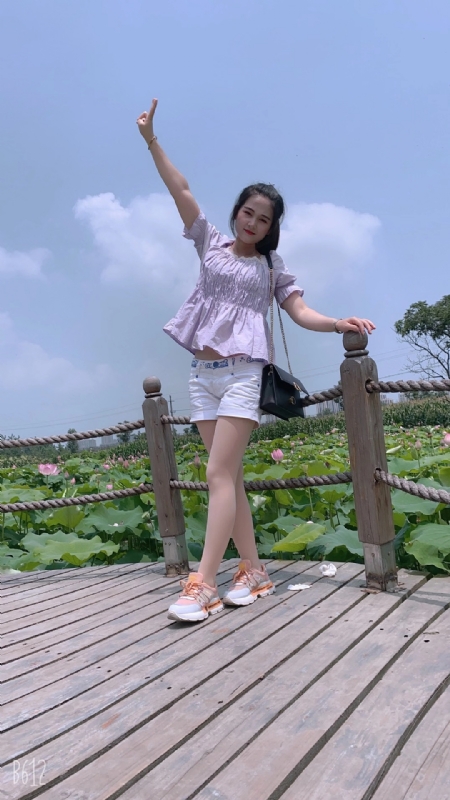 秋水伊人的第一张照片--邵阳相亲服务中心