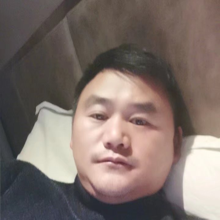 奔跑的第三张照片--邵阳相亲服务中心