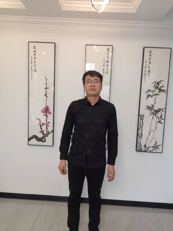 情义比天高的第一张照片--邵阳相亲服务中心