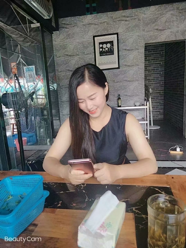 如不坚强弱给谁看的第一张照片--邵阳相亲服务中心