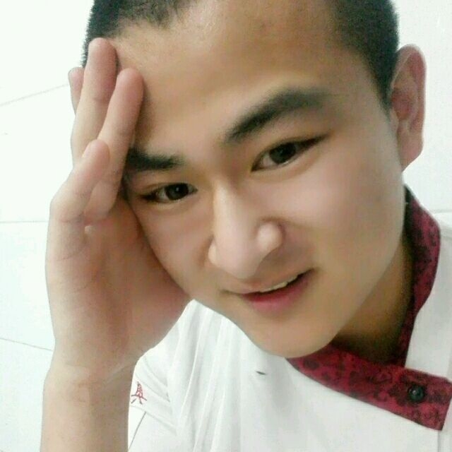 人潮拥挤的第一张照片--邵阳相亲服务中心