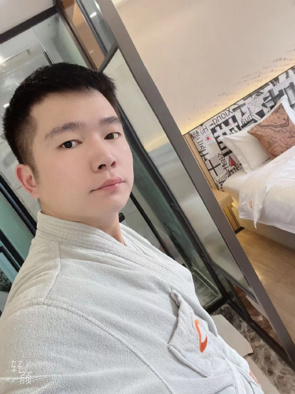 绿帽的第一张照片--邵阳相亲服务中心
