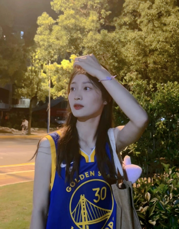 小趴菜的第三张照片--邵阳相亲服务中心
