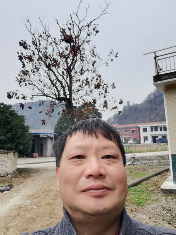 苏众青春冲浪的第一张照片--邵阳相亲服务中心