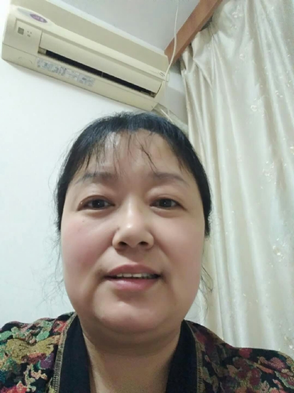 雨中漫步的第一张照片--邵阳相亲服务中心