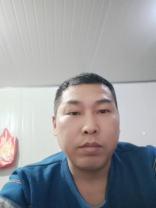 开着拖拉机去兜风的第一张照片--邵阳相亲服务中心