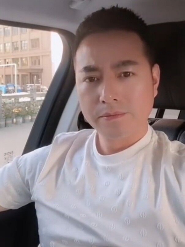 勿忘初心的第一张照片--邵阳相亲服务中心