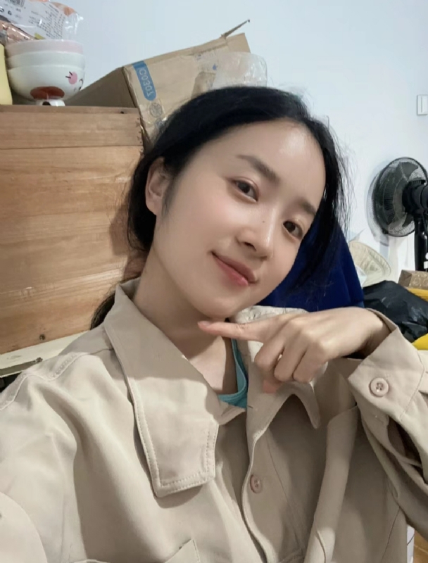 多喝热水的第二张照片--邵阳相亲服务中心
