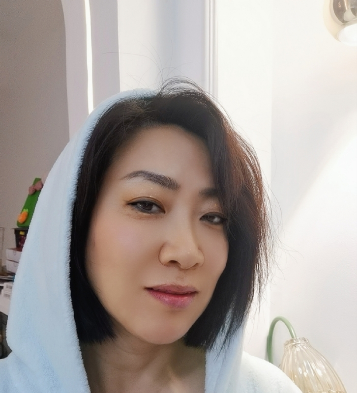 火玫瑰的第一张照片--邵阳相亲服务中心