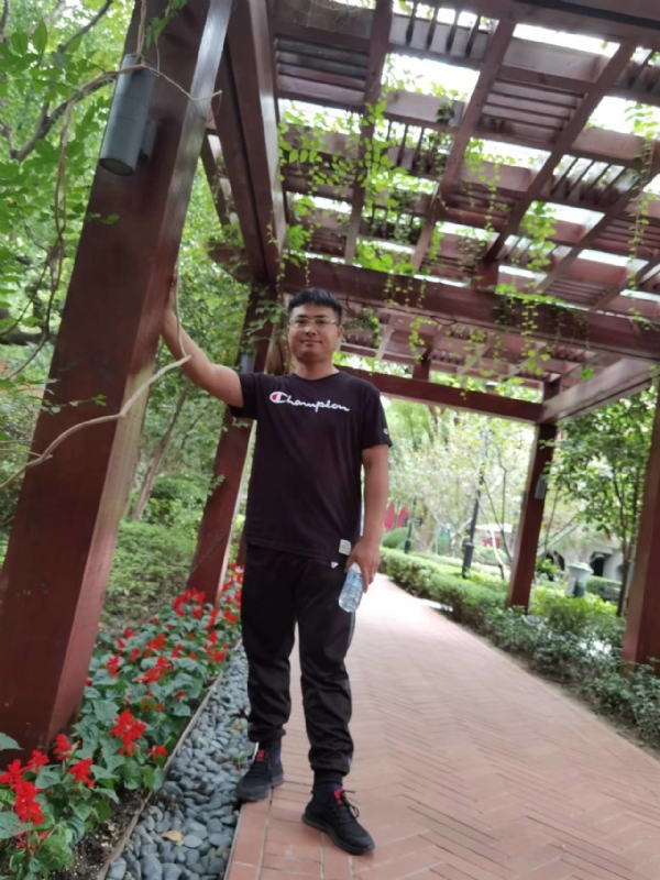 会飞的鱼的第一张照片--邵阳相亲服务中心