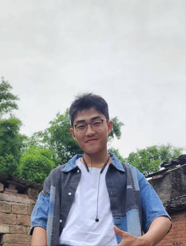 越努力越幸运的第一张照片--邵阳相亲服务中心