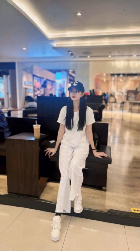 卖火柴的小女孩的第一张照片--邵阳相亲服务中心