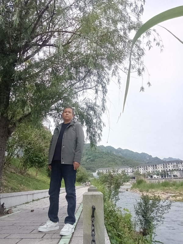飞雪飘零的第一张照片--邵阳相亲服务中心