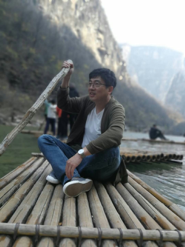 风被吹走了的第一张照片--邵阳相亲服务中心
