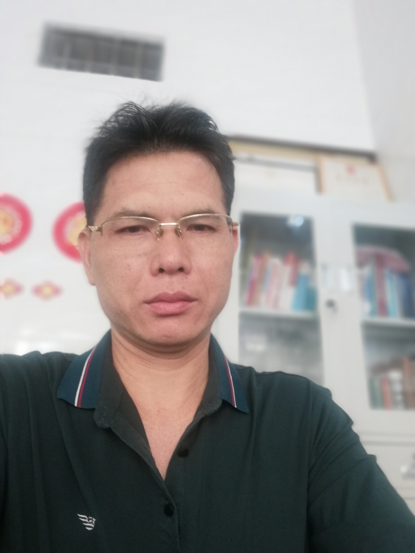 后视镜的第一张照片--邵阳相亲服务中心
