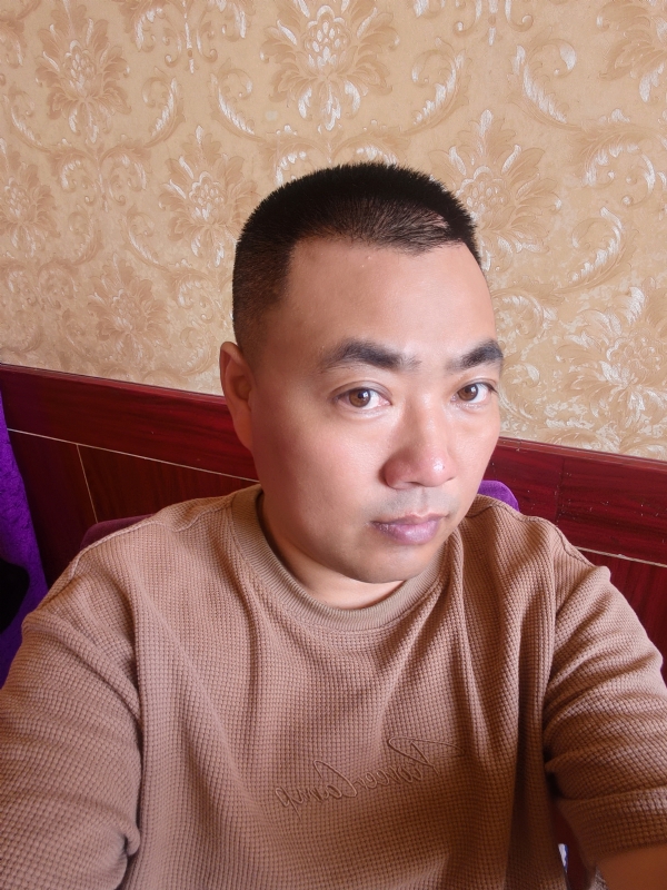 擦亮眼睛向前看的第一张照片--邵阳相亲服务中心