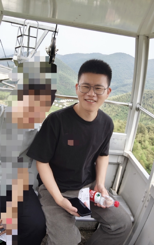 奔奔笨笨的第一张照片--邵阳相亲服务中心
