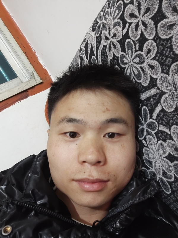 麒麟区幼儿园扛把子的第三张照片--邵阳相亲服务中心