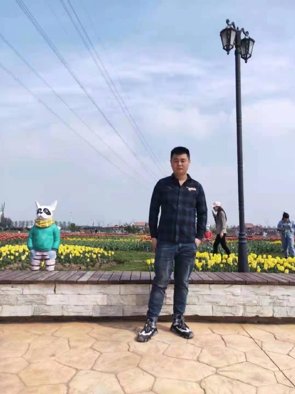 海阔天空的第一张照片--邵阳相亲服务中心