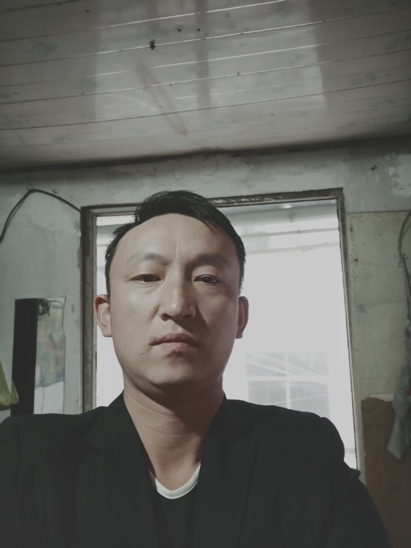 放弃爱你的第一张照片--邵阳相亲服务中心