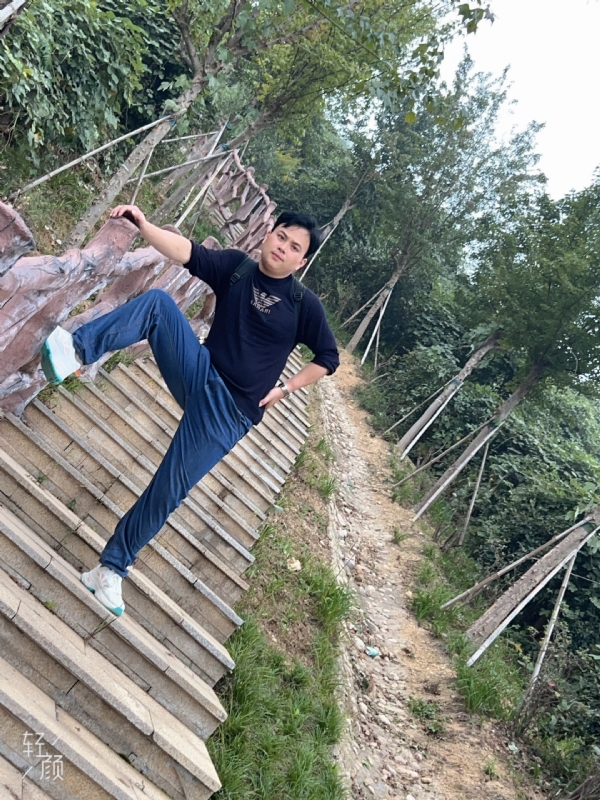 择一人白头偕老的第二张照片--邵阳相亲服务中心
