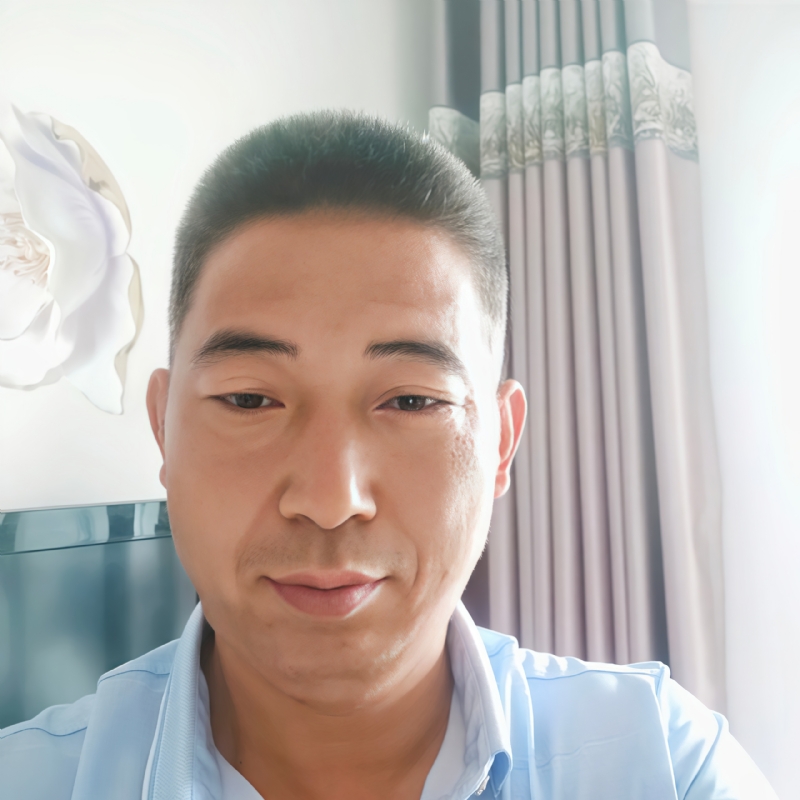 雨中漫步的第一张照片--邵阳相亲服务中心