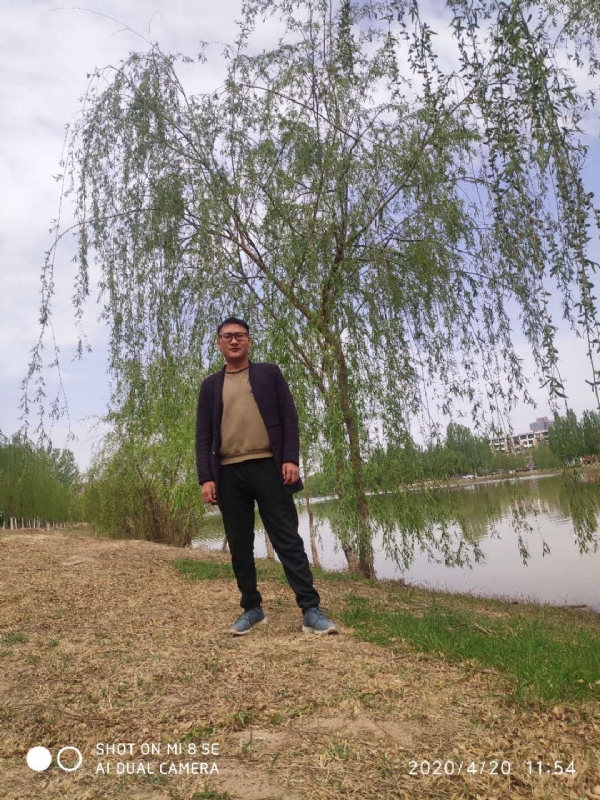 风中的烟头的第一张照片--邵阳相亲服务中心