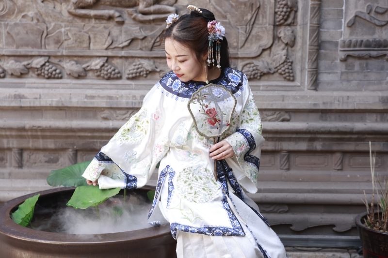 认真的雪的第一张照片--邵阳相亲服务中心